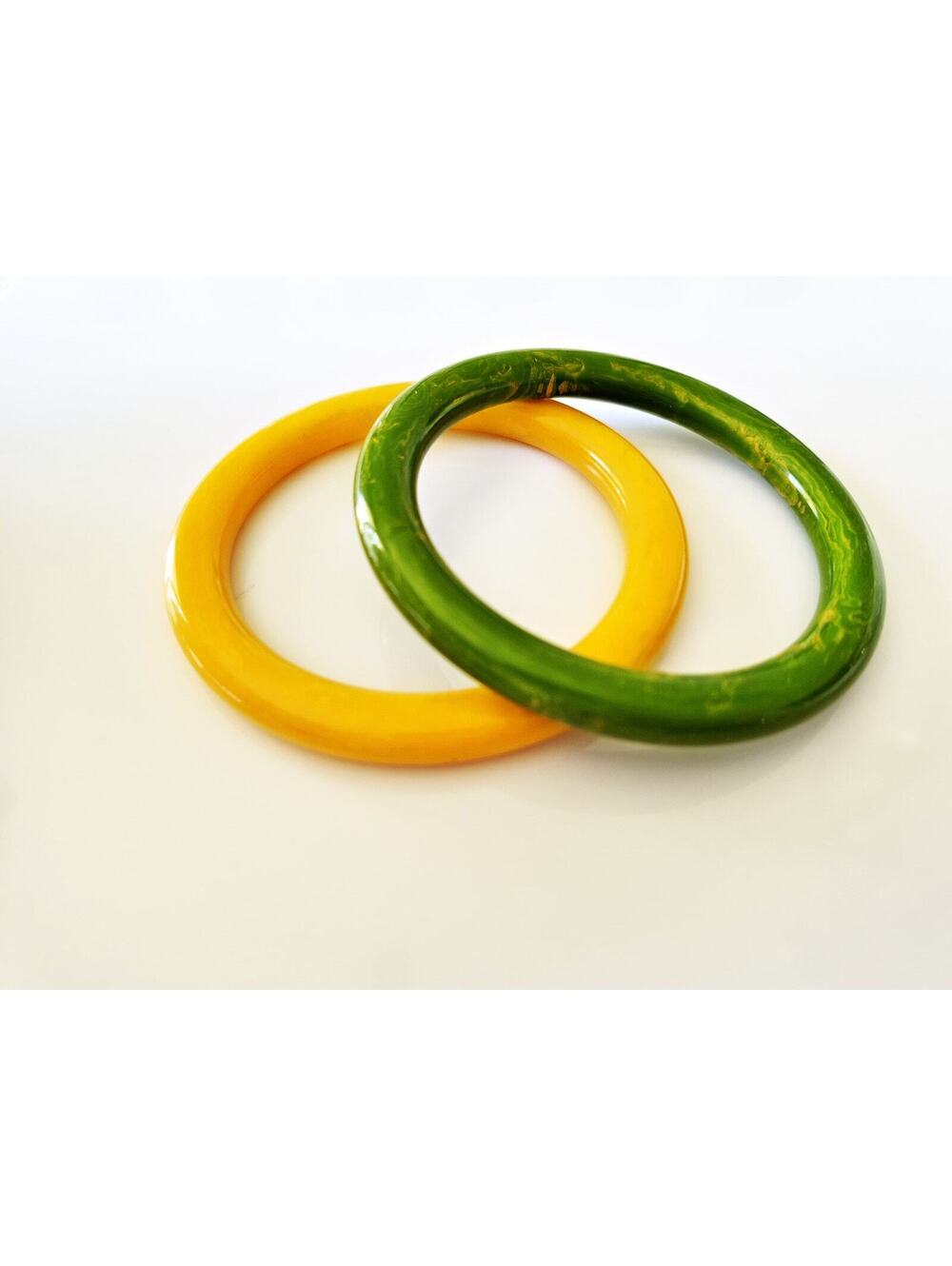Vintage  Butterscotch Yellow and Green Swirl Bakelite Bangles - Set of 2